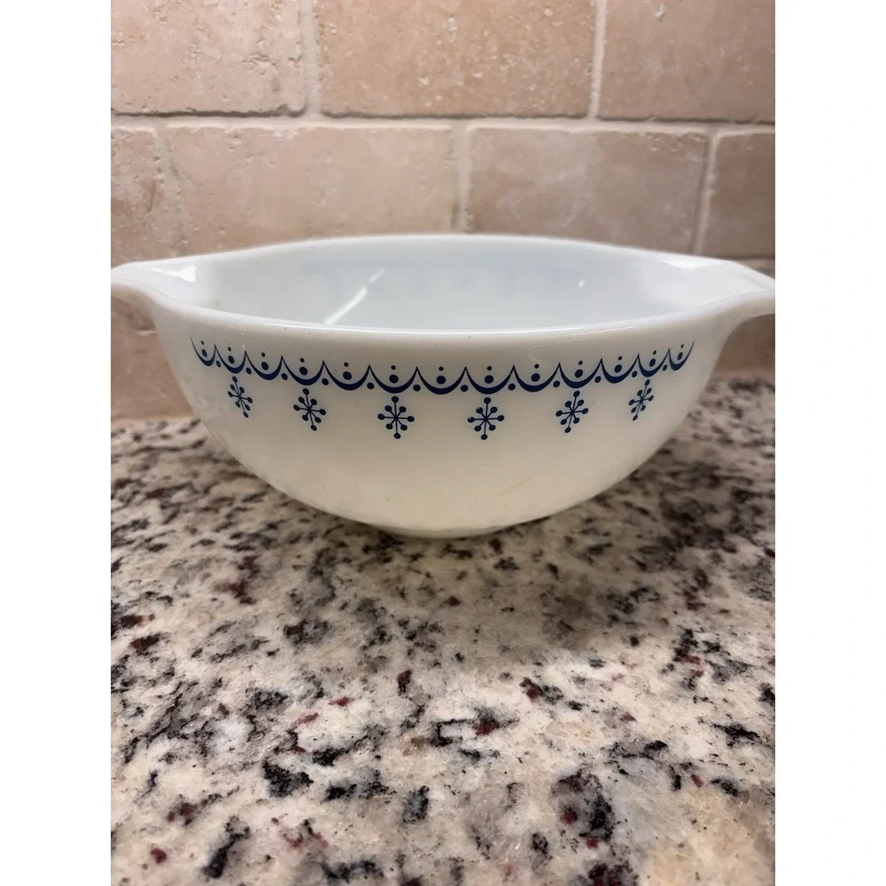 Vintage Pyrex Snowflake Garland 443 Cinderella  Mixing Bowl White Blue MCM